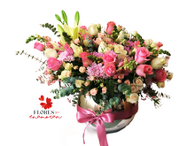 Cargar imagen en el visor de la galería, ARREGLO &quot;ELEGANCIA FLORAL&quot;